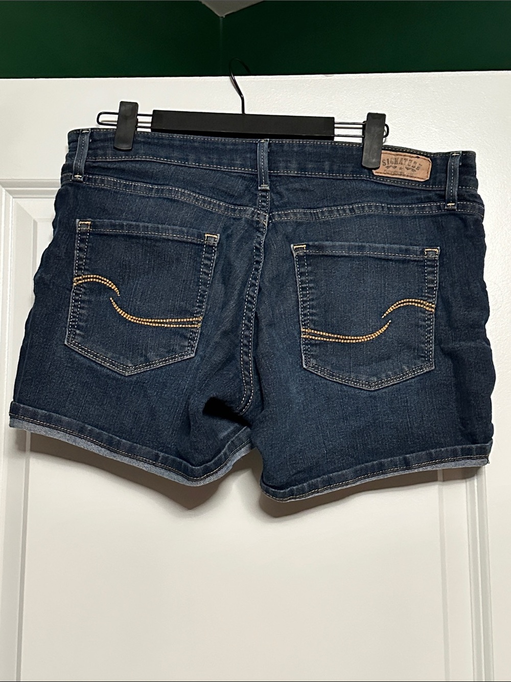 🚨4/$20🚨 Signature by Levi Strauss Dark Wash Denim Women's Shorts - Picture 4 of 5